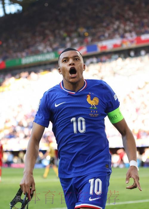 队报:若姆巴佩想竞争金球 要面对多项荣誉的挑战